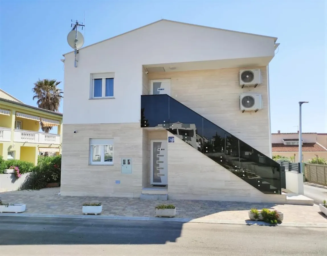 Apartmani Petra - Vir