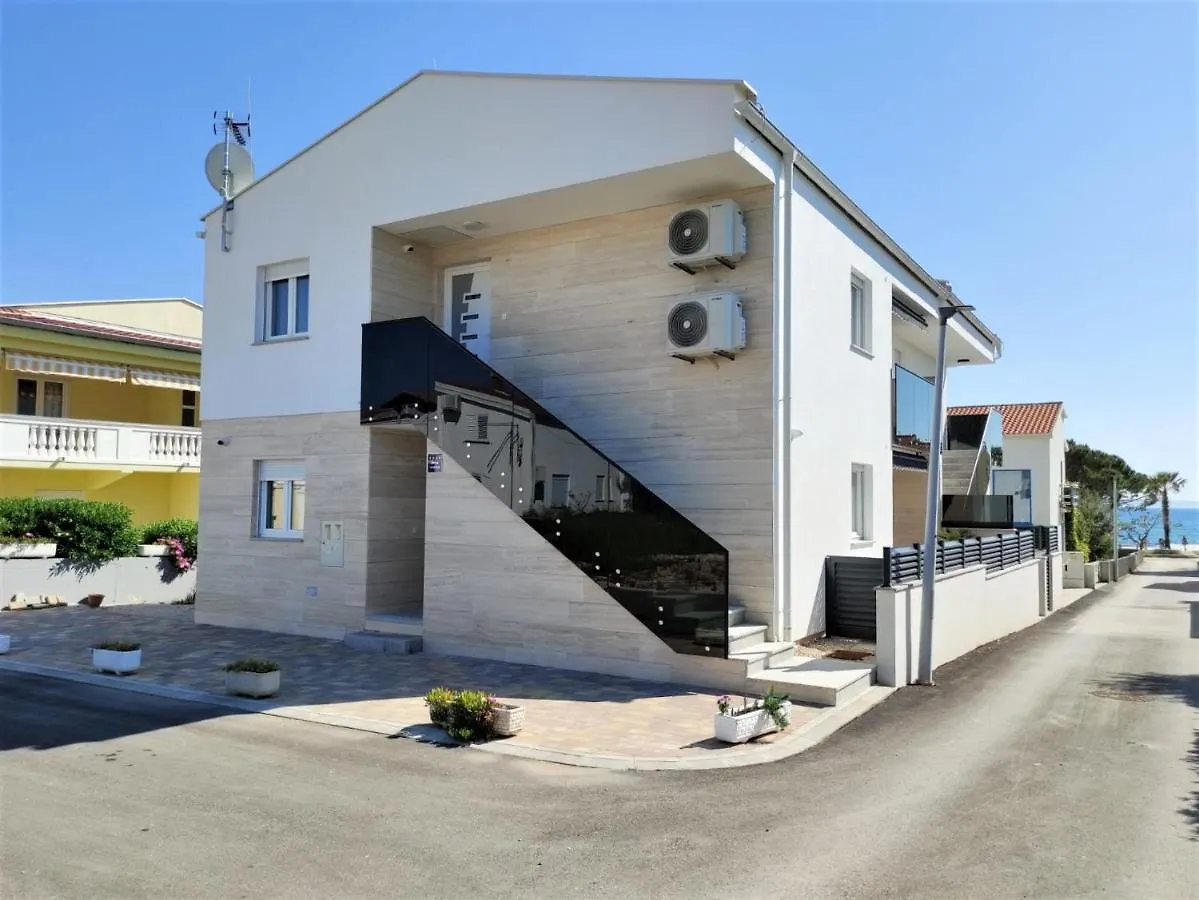 Apartmani Petra - Vir